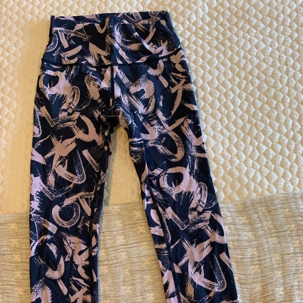 Lululemon wunder under crop leggins size 4